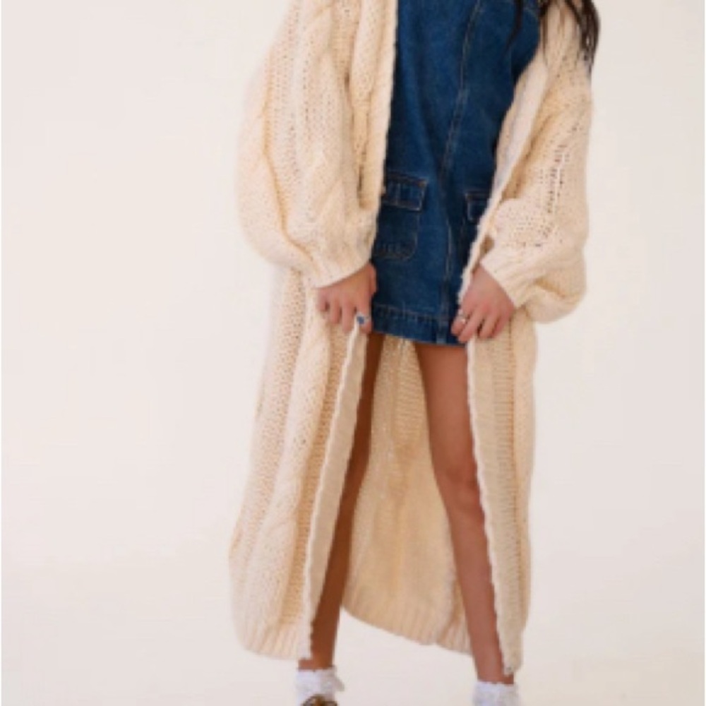 Elegant Cream Knit oversized Cardigan